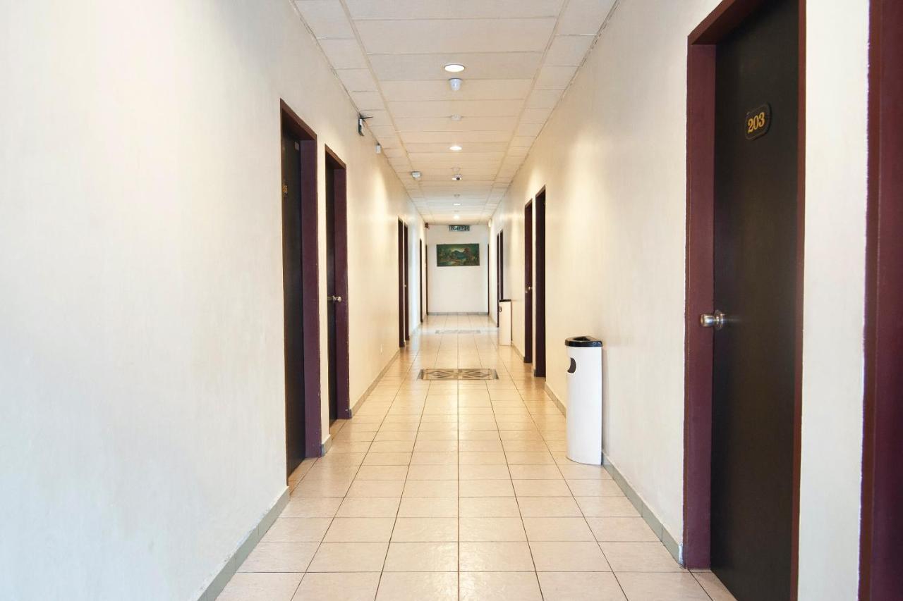 Oyo 89577 Kristal Hotel Keningau Luaran gambar